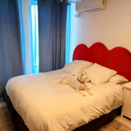 Hostal Estudios Badalona Bagian luar foto