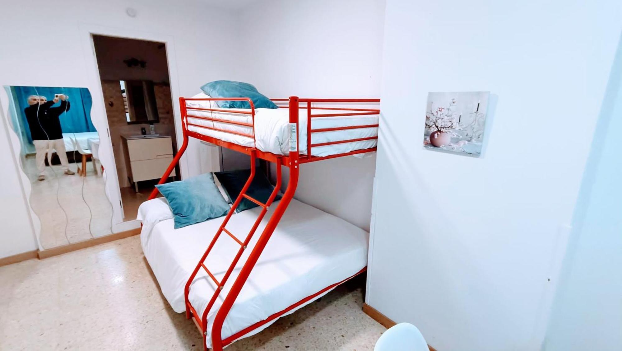 Hostal Estudios Badalona Bagian luar foto