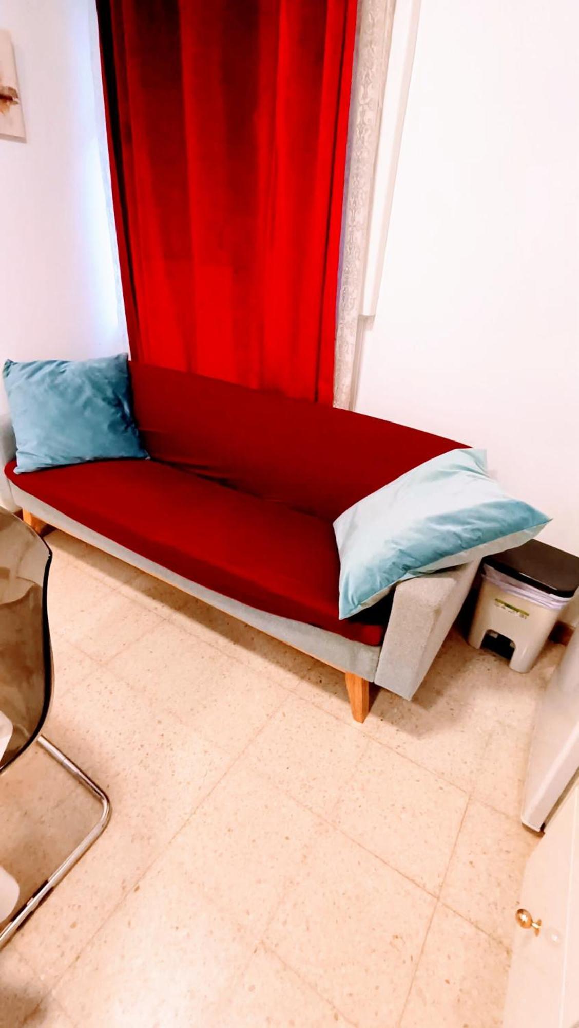 Hostal Estudios Badalona Bagian luar foto