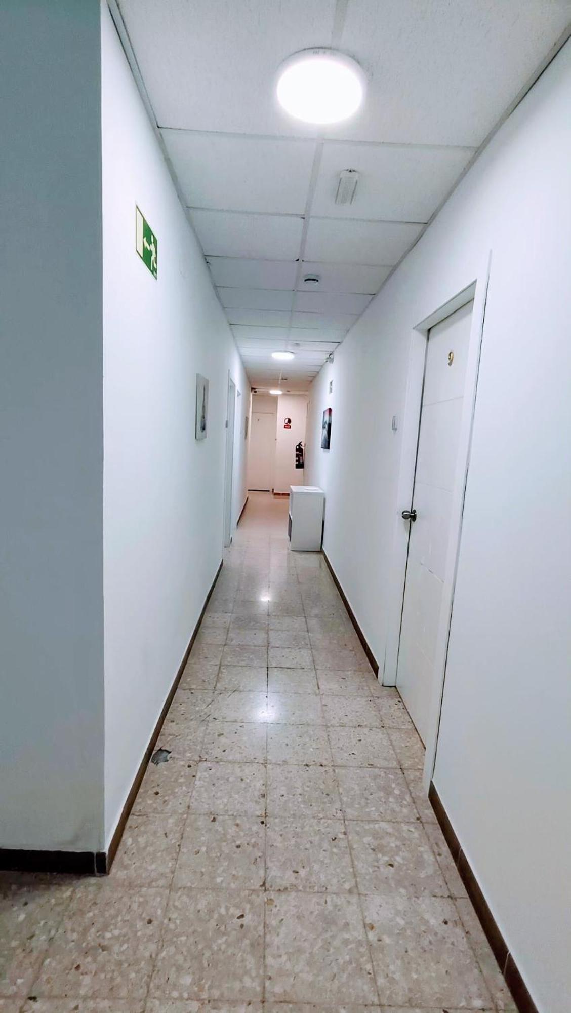 Hostal Estudios Badalona Bagian luar foto