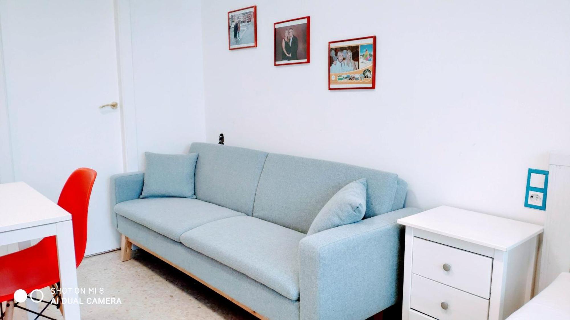 Hostal Estudios Badalona Bagian luar foto