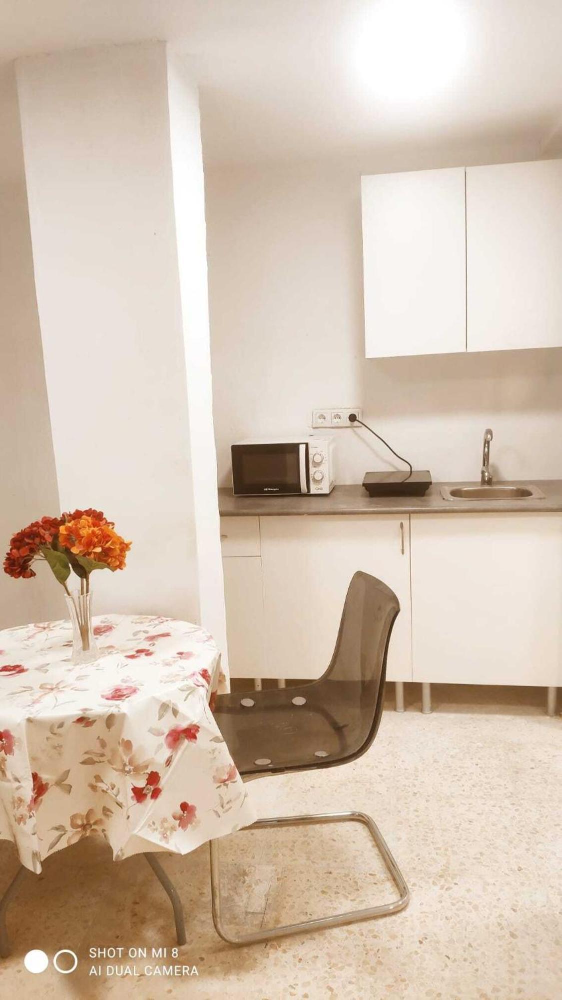 Hostal Estudios Badalona Bagian luar foto