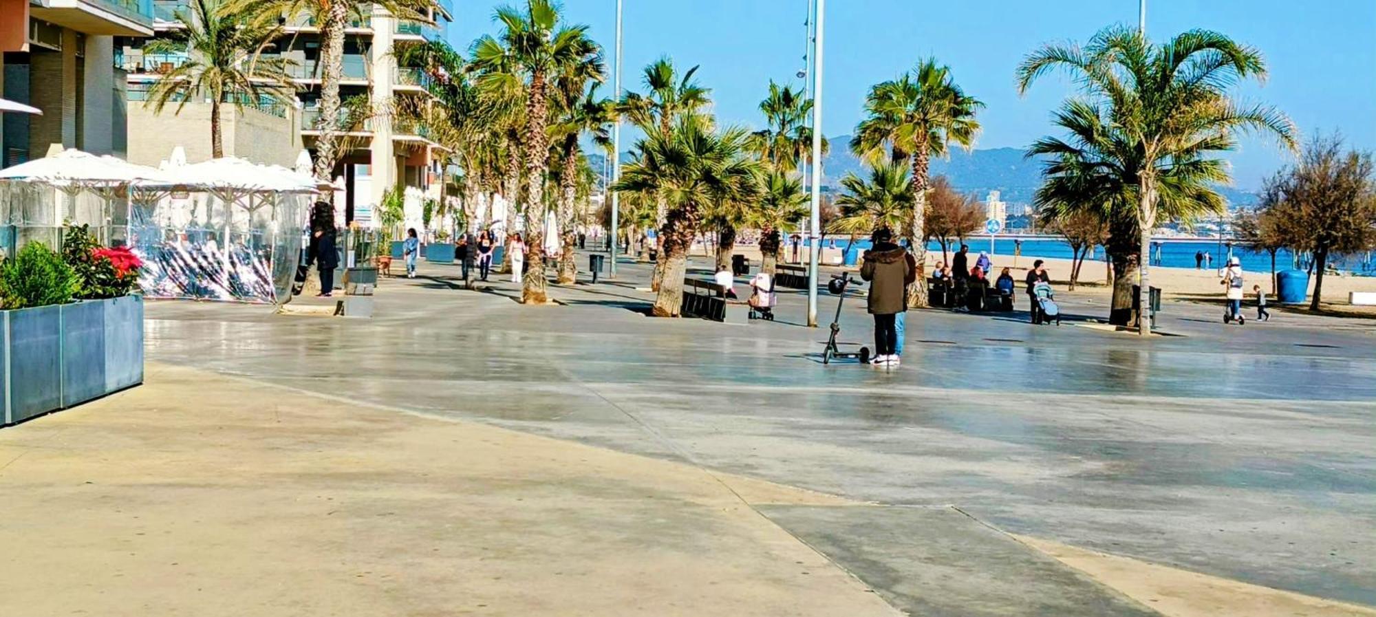 Hostal Estudios Badalona Bagian luar foto