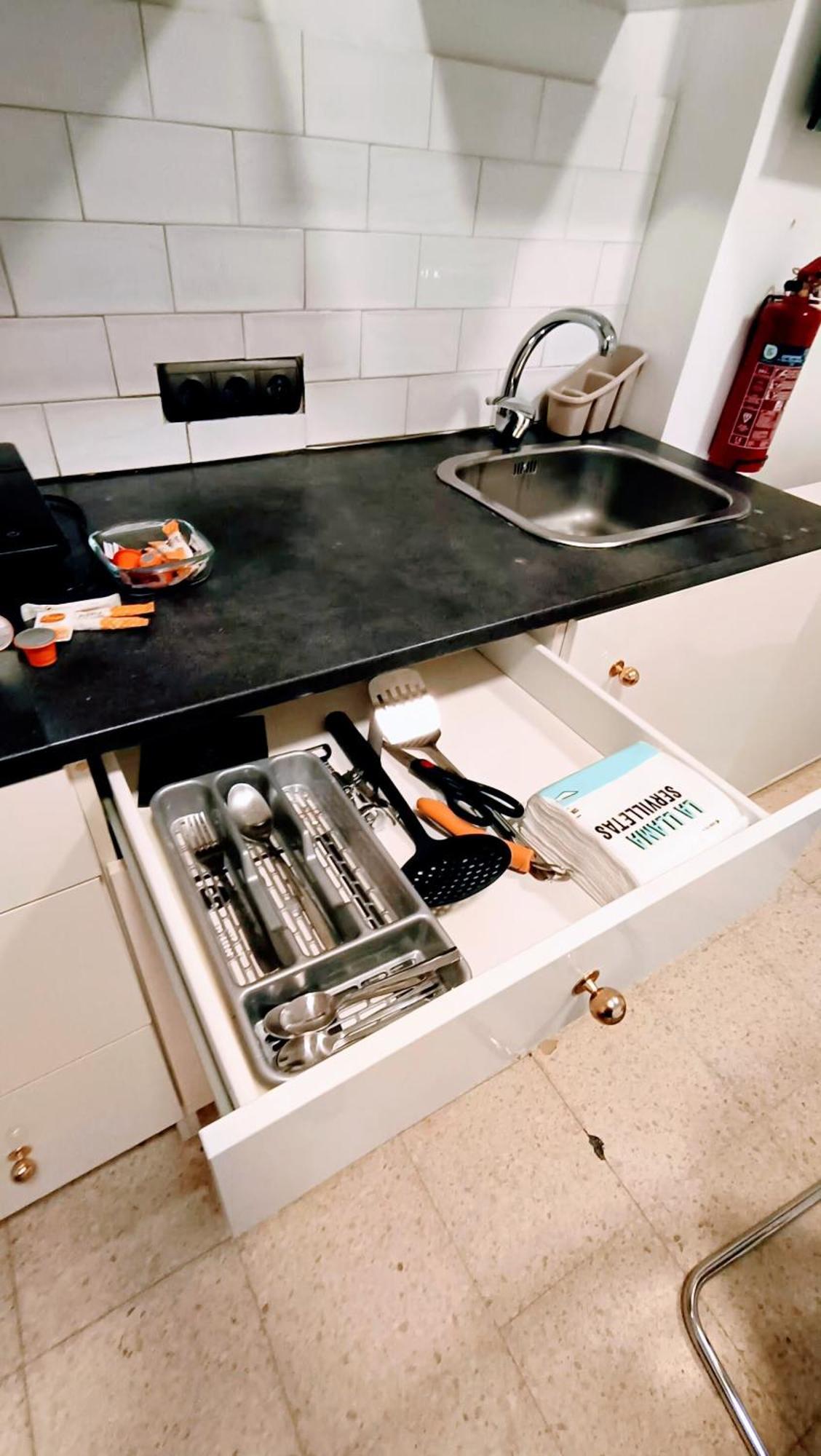 Hostal Estudios Badalona Bagian luar foto